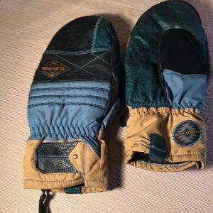 Dakine mittens